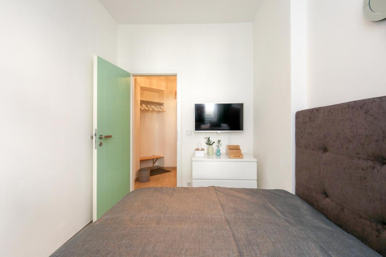 4 Personen Altbau Nahe Kurfuerstendamm - Macbeth Berlin Eksteriør bilde